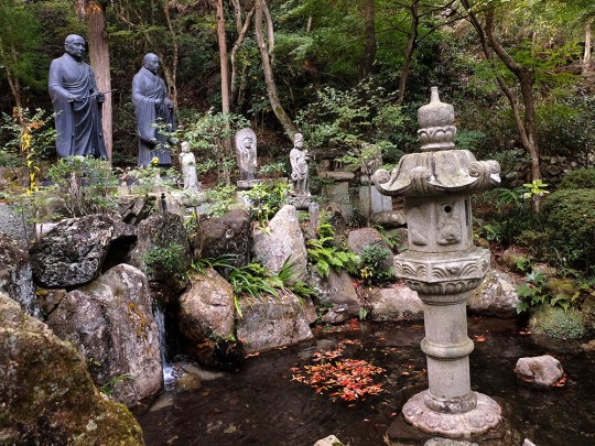 Statues des moines fondateurs de la secte bouddhiste Shingon