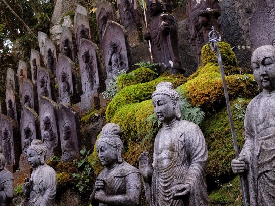 Statues à Mitaki