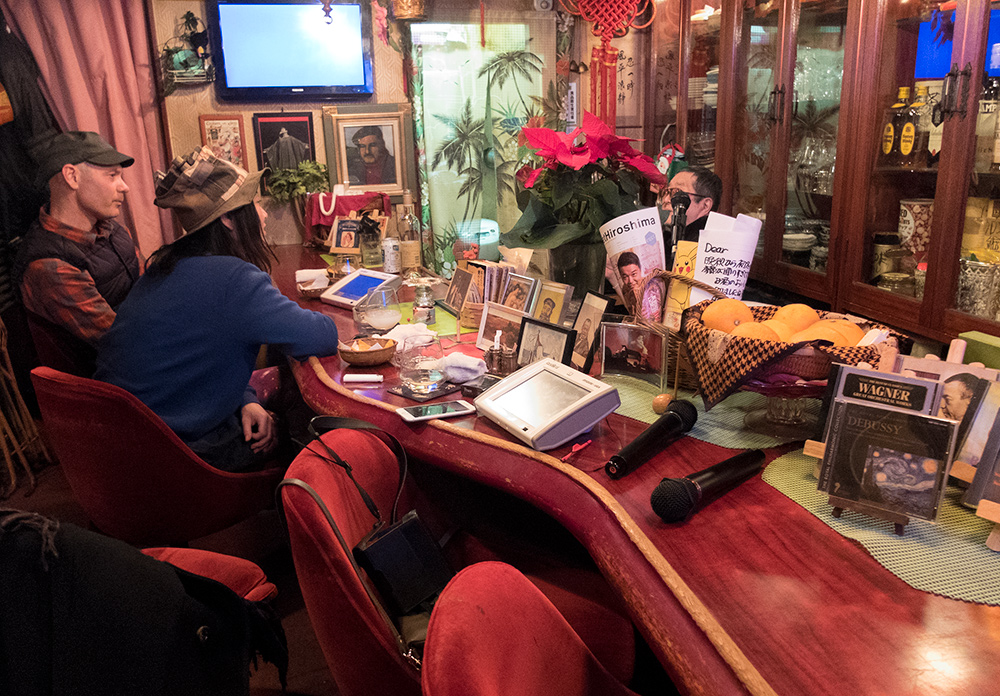 Le comptoir de Chante ! à Hiroshima