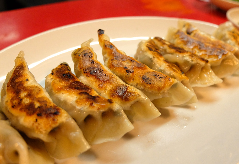 ギョーザ（焼） gyoza (yaki) - gyoza grillés, 450 yens