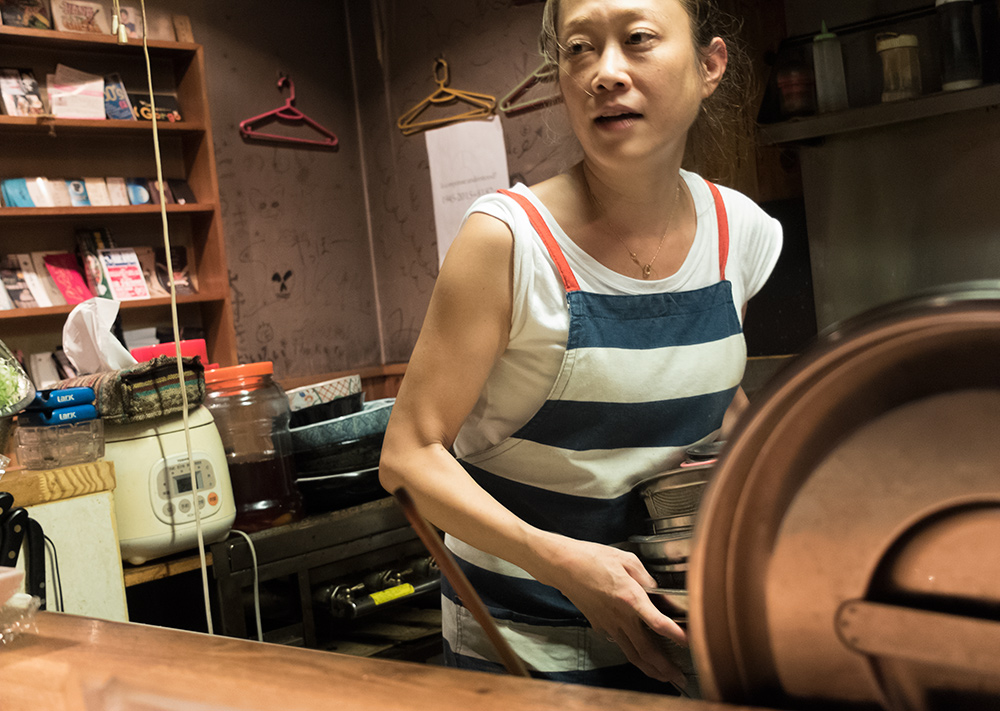 Shiho, patronne de ChoiChoi-ya, Hiroshima
