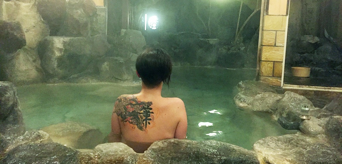 en train de bouillir dans le onsen