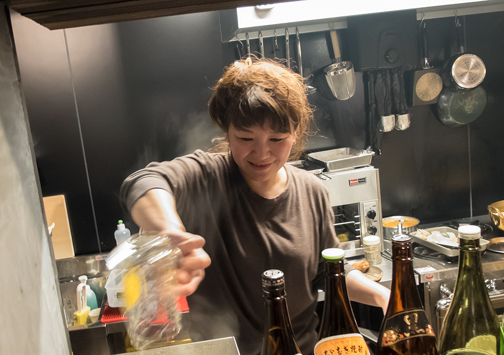 Miiko, patronne de l'izakaya Aitsuki あい月 Hiroshima 