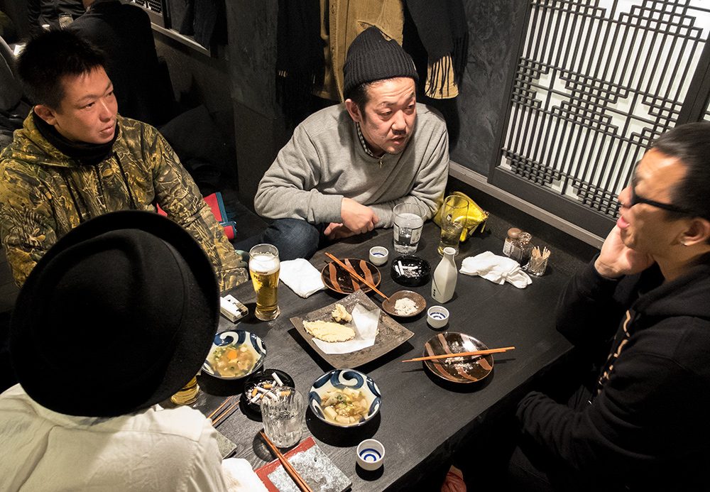 Tables horigotatsu 掘りごたつ dans l'izakaya Aitsuki あい月 Hiroshima