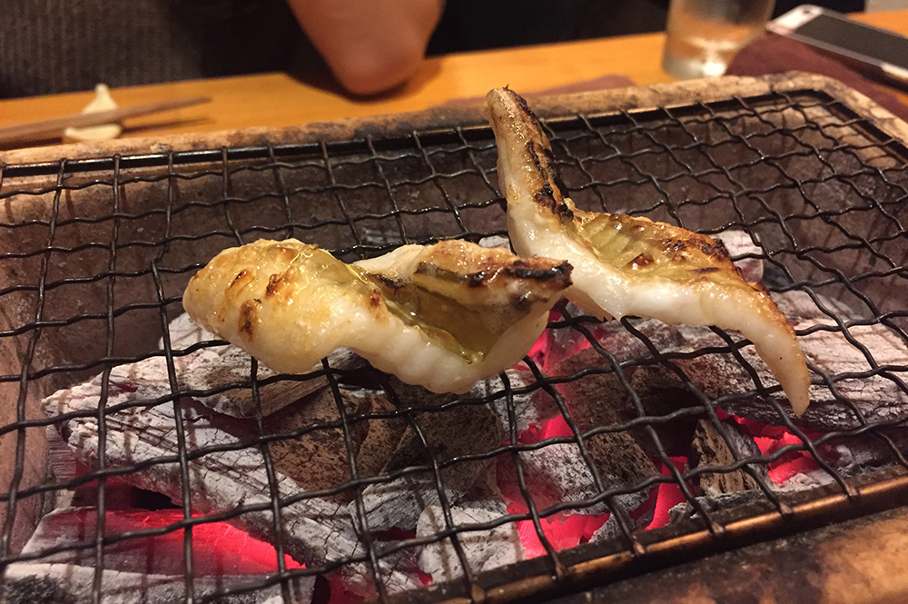 Anago (congre) macéré et cuit sur le grill