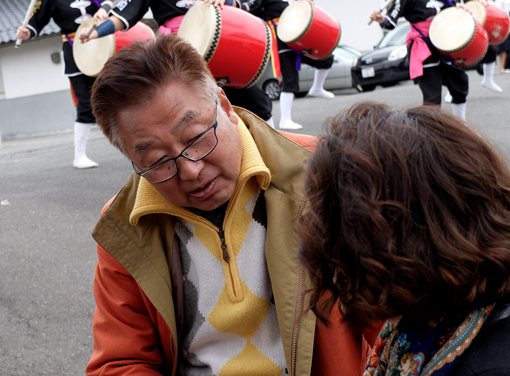 pépé Tanaka avec une jeune française