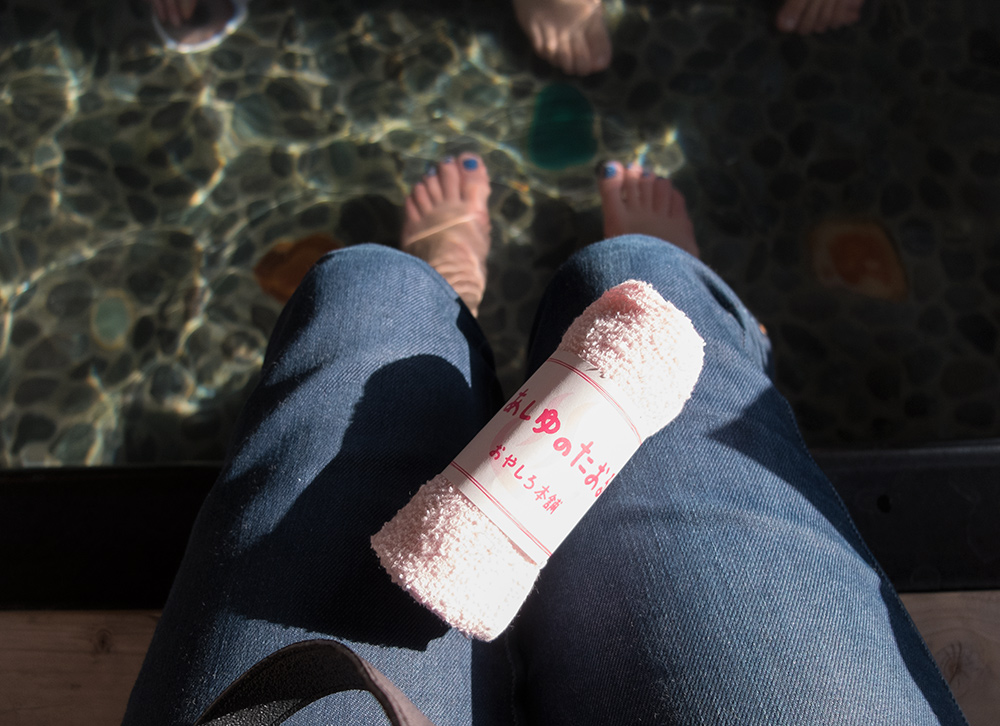 足湯 ashiyu : onsen pour les pieds