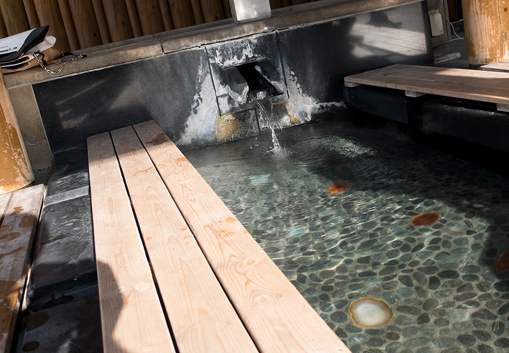 足湯 ashiyu : onsen pour les pieds , Tamatsukuri onsen