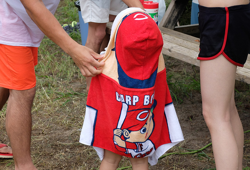 petite fille japonaise uniforme des Carp