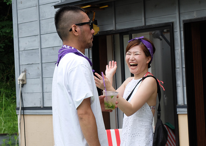 Couple japonais Pool Party Hamada