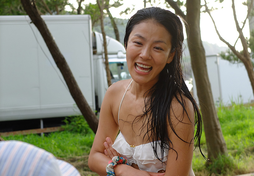 kotoe Hamda Pool party