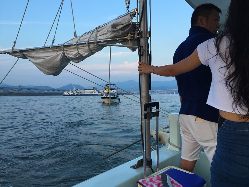 sur un bateau à Hiroshima