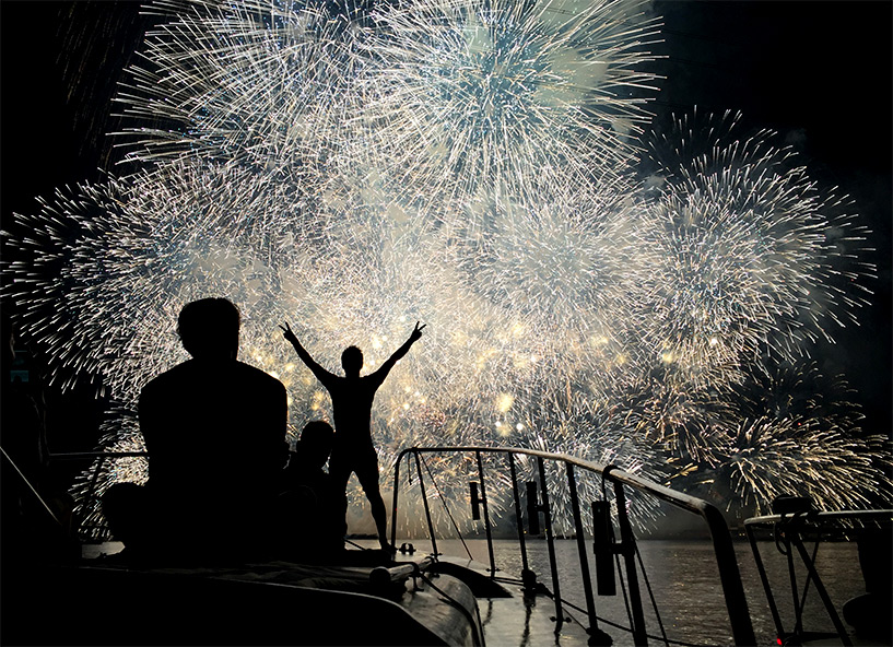 feux d'artifice d'Ujina 2016 en pleine mer Hiroshima