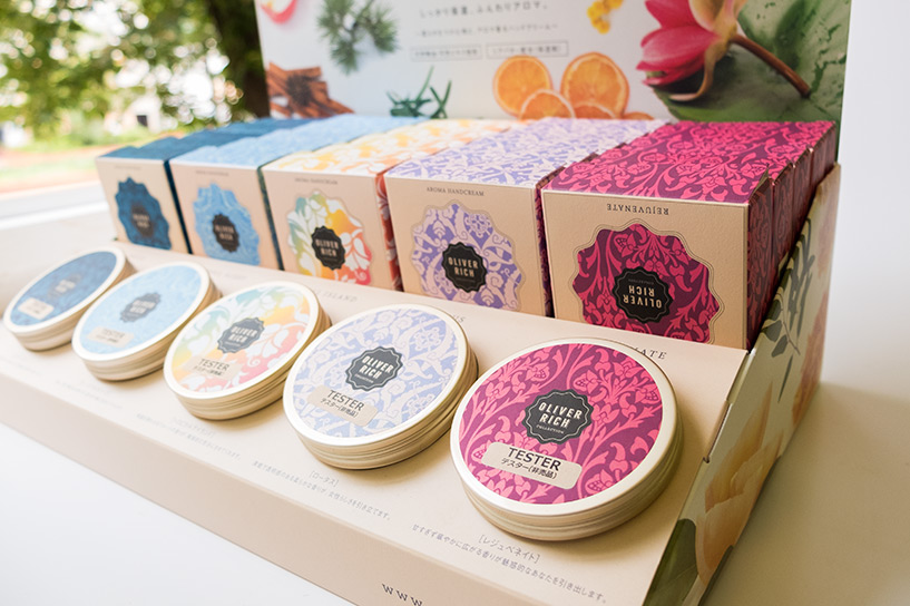 Design packaging et présentoir crèmes pour les mains Oliver Rich