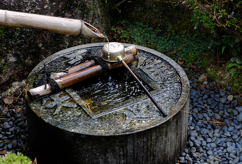 chozuya ou temizuya au temple Ruriko-ji Yamaguchi