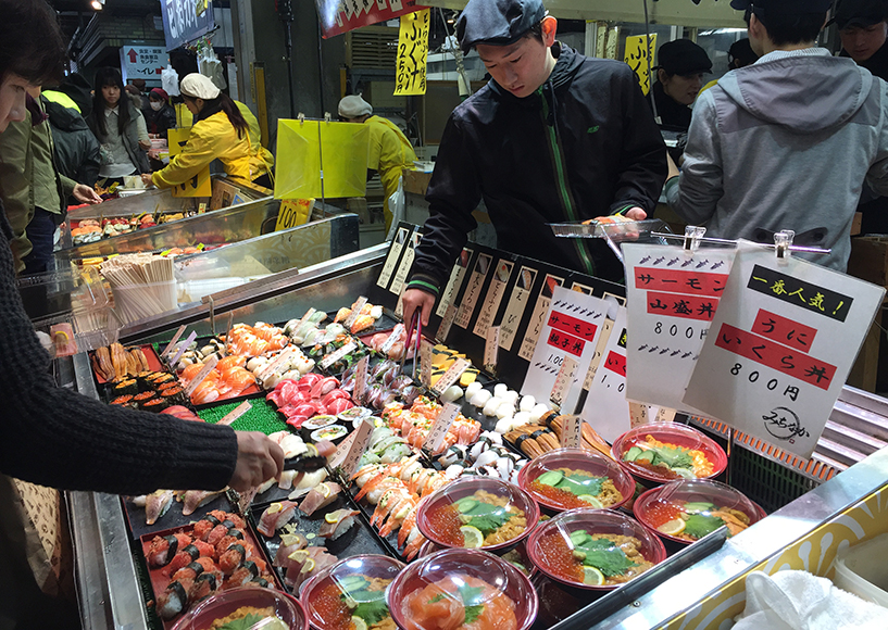 stand de sushi au marché de Karato, Shimonoseki