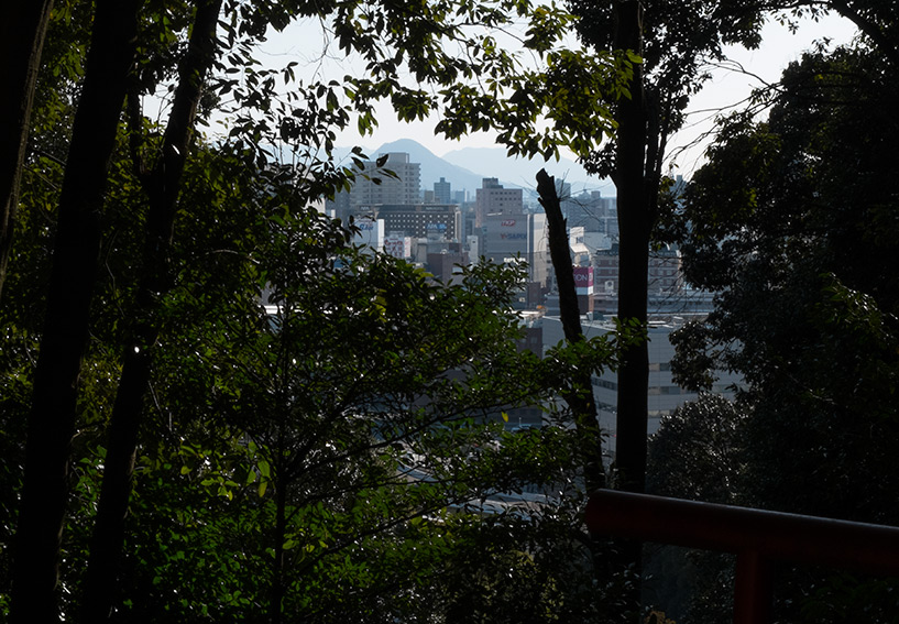 Vue sur la ville depuis la forêt du mont Futabayama Hiroshilma