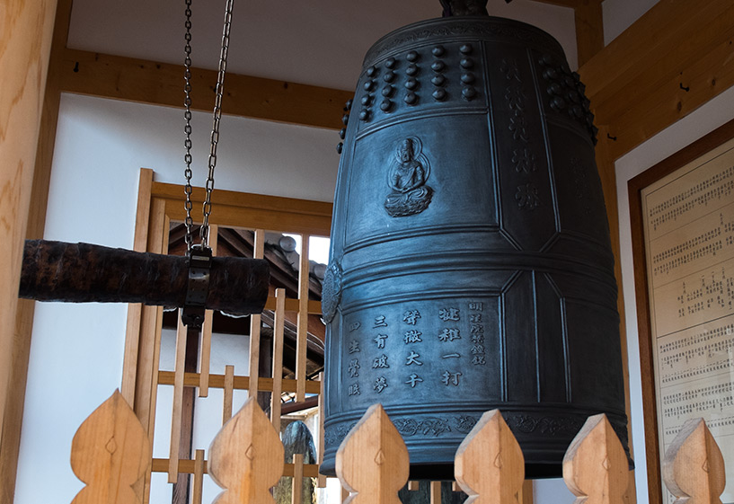 Cloche dans un temple bouddhiste