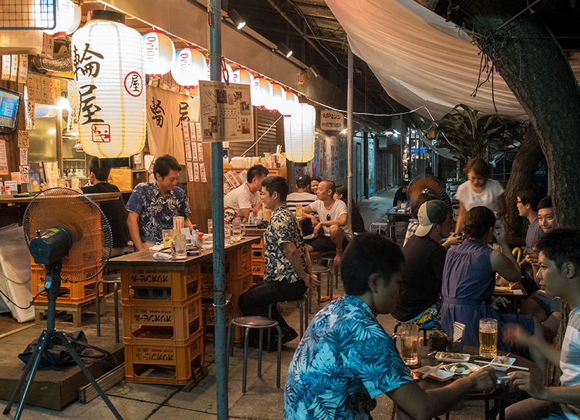 terrasse d'izakaya, Naha, Okinawa