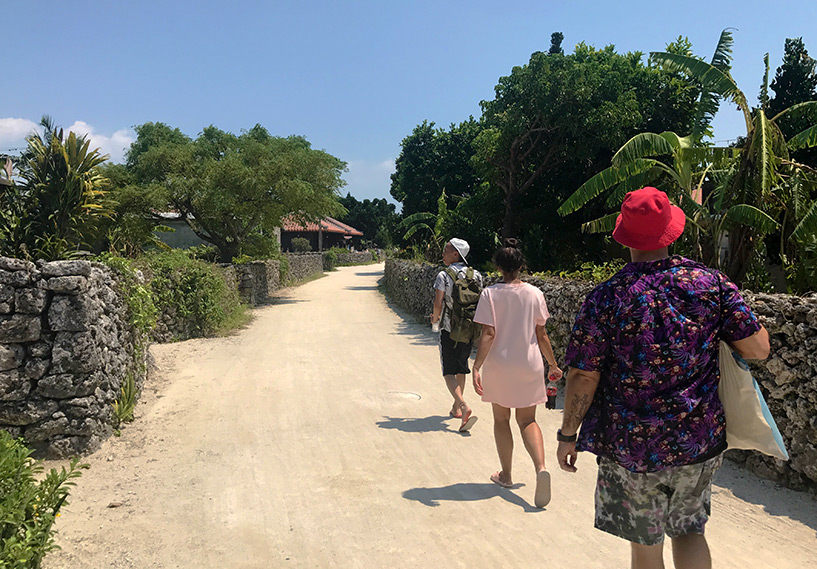 dans les rues du village de Taketomi-jima