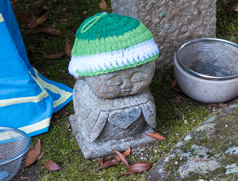 petit jizo à bonnet