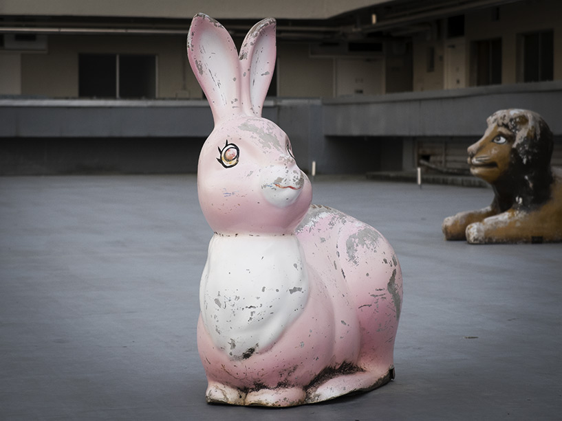 AIre de jeux vintage au Japon, lapin rose